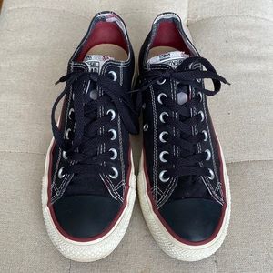 Converse black low top women’s size 9
